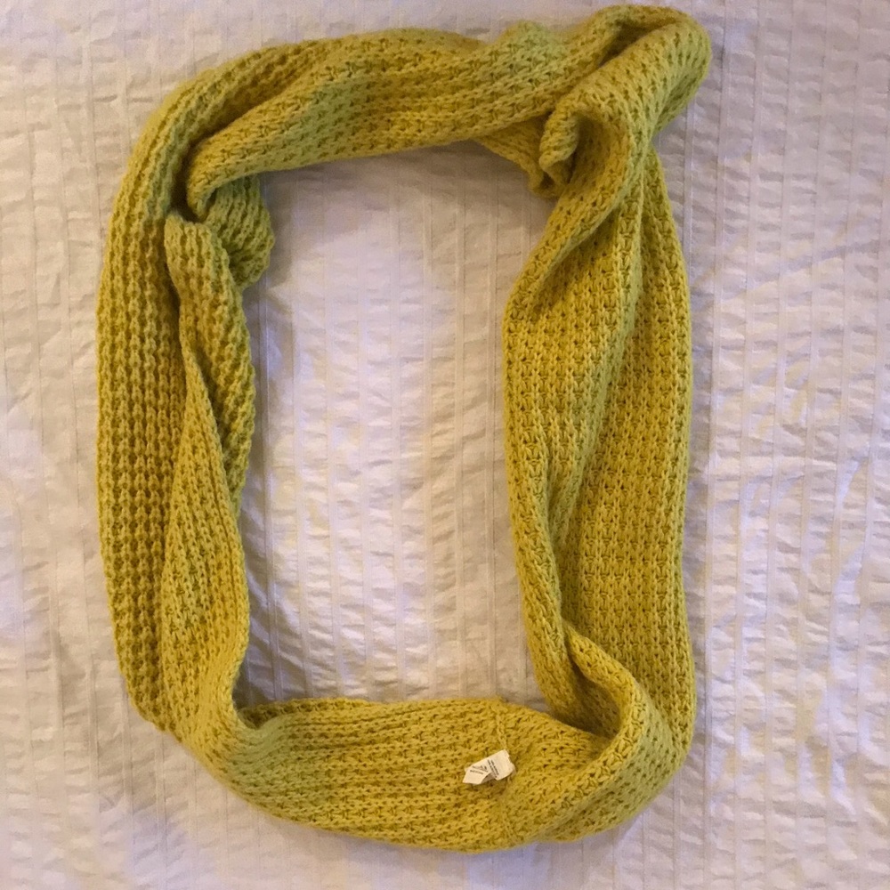 Yellow scarf one size